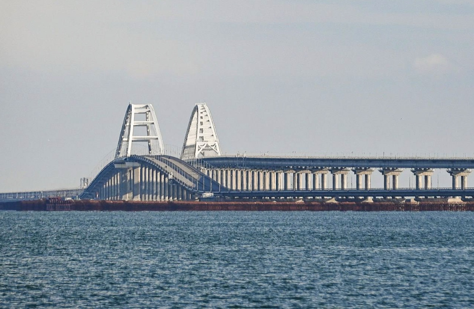 Крымский мост через Керченский пролив&nbsp;- дорога в&nbsp;Крым на&nbsp;машине и&nbsp;поезде